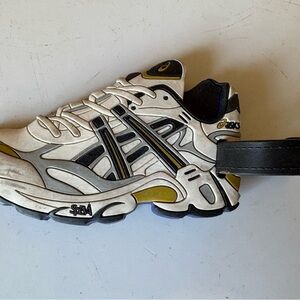 Vintage ASICS GEL-KAYANO? Luggage Tag Key Chain Sneaker Collectible Retro